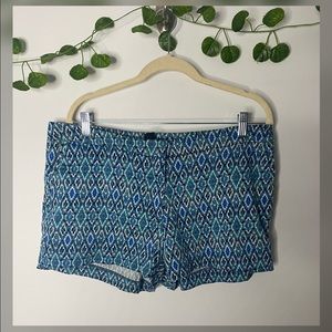 H&M women's pattern dressy shorts size 14